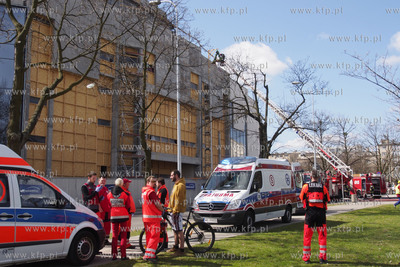 Pozar dachu Teatru Muzycznego w Gdyni . W akacji gasniczej...
