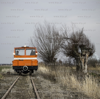 Zuławska Kolej Dojazdowa. Przejazd drezyna motorowa...