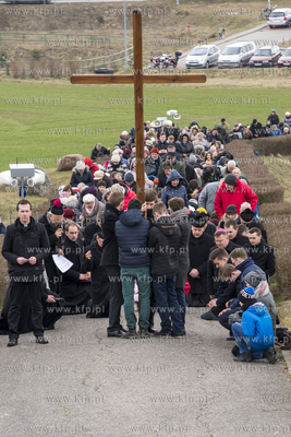 Droga Krzyzowa na Gorze Jana Paw  a II w Pelplinie...