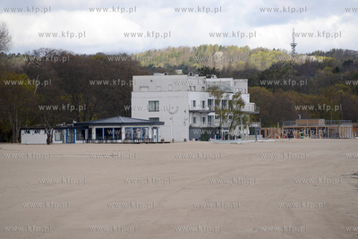 Sobota 25 kwietnia 2020 roku w Sopocie, godziny przedpołudniowe...