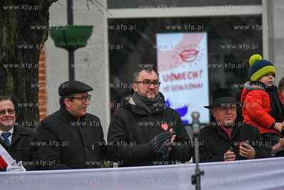 Uroczystosci na rynku w Kościerzynie z okazji 102....