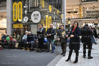 Gdańsk. C.H. Manhattan. Promocja albumu Fot. Kosycarz....