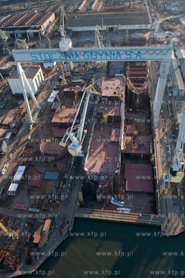 Stocznia Gdynia z lotu ptaka. 02.04.2009 fot. Kacper...