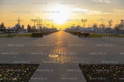 Gdynia. Skwer Kościuszki o poranku. 28.03.2020 Fot....