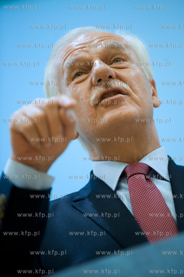 Spotkanie Andrzeja Olechowskiego ze studentami na Wydziale...