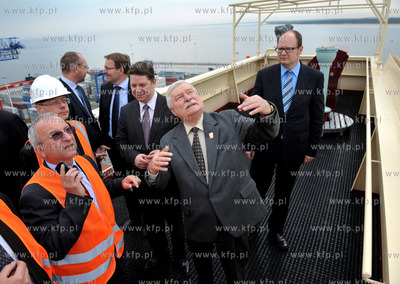 Terminal DCT w Gdansku. Prezydent Lech Walesa, z Prezydentem...