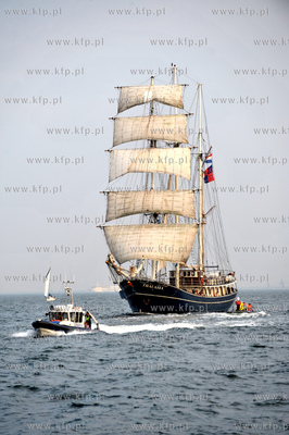 Wielka parada zaglowcow po Zatoce Gdanskiej na zakonczenie...