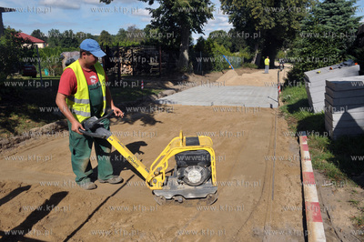 Wies Sulmin na Kaszubach w gmienie Zukowo. Budowa wiejskiej...