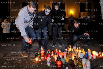 Pokojowa manifestacja przed konsulatem Ukrainy na ul....