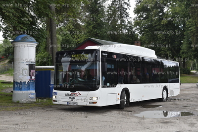 Sulmin. Autobus marki Man  firmy Albatros kursujący...