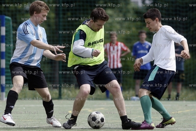 Gdansk Zaspa. Pilkarski turniej dzikich druzyn Do przerwy...