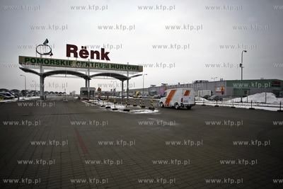 Pomorskie Centrum Handlowe Renk w Barniewicach. 11.02.2013...