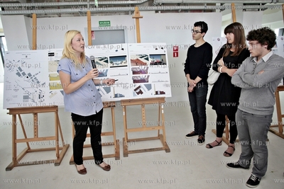 Uroczystosc prezentacji efektu pracy studentow i profesorow...