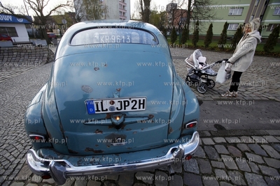 Zabytkowy samochod marki Warszawa, ktora jezdzil Karol...