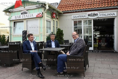 Sopot. Spacer prezydentow Gdanska Pawla Adamowicza...