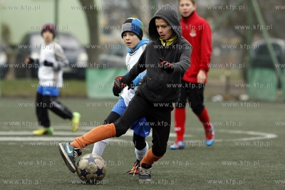 Gdansk Zaspa. Pilkarski turniej dzikich druzyn Do przerwy...