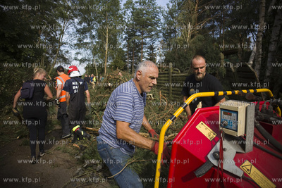 Skutki nawałnicy, która z piątku na sobotę przeszła...