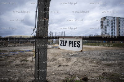 Gdańsk Letnica. Wyburzanie budynków firm Lignus,...