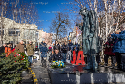 Sopot. 101 rocznica urodzin Władysława Bartoszewskiego.
19.02.2023
fot....