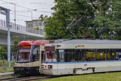 Gdańsk Strzyża. Trawaj PESA 120NAG SWING i ALSTOM...