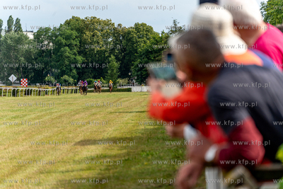 Wyścigi konne i Dzień Kaszubski na Hipodromie w Sopocie....