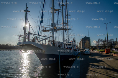 Statek Badawczy s/y OCEANIA Polskiej Akademii Nauk...