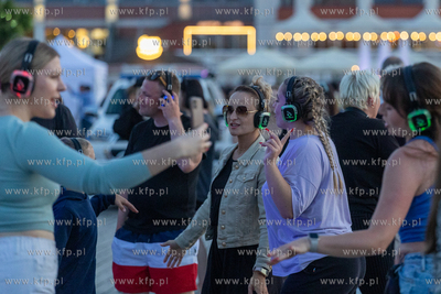 Sopot. Molo. Dni Kurortu w Sopocie. Nz. Silent disco....