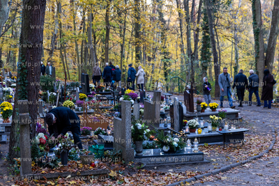 Dzień Wszystkich Świętych na Cmentarzu Srebrzysko....