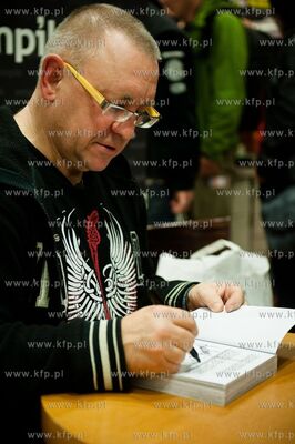 Gdansk. Galeria Baltycka. Salon Empik. Spotkanie Jurka...