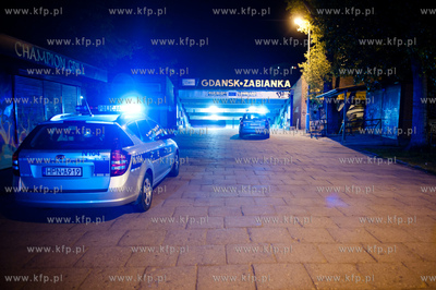 Gdansk. Zabianka. Interwencja policji w pociagu Inter...