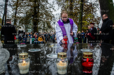Gdańsk. Cmentarz Nieistniejących Cmentarzy. Modlitwa...