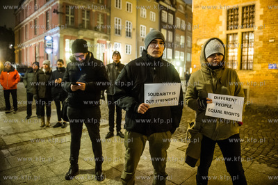 Gdańsk. Długi Targ. Pikieta - Solidarnie przeciwko...