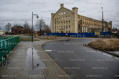Gdańsk. Ul. Na Stępce. Ruiny spichlerzy, w których...