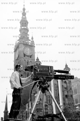 Kamera Telewizji Polskiej na Długim Targu w Gdańsku....
