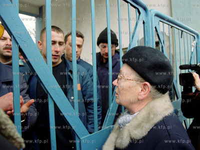 Do strajkujacych w Stoczni Gdynia S.A. przyjechala...