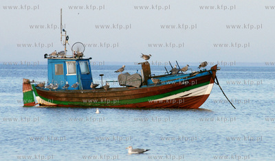 Rewa jesienia. Nz. Lodz rybacka 19.11.2006Fot....