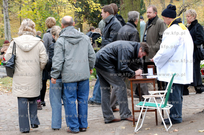 Cmentarz Garnizonowy w Gdansku przy ulicy Dabrowskiego...