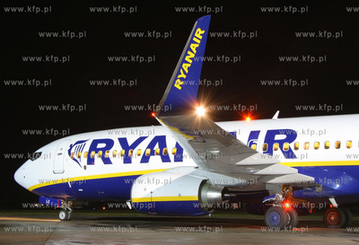 Gdansk Rebiechowo. Nz.Boeing 737-8AS linii Ryanair

REG.EI-DLZ

16.10.2006



fot....