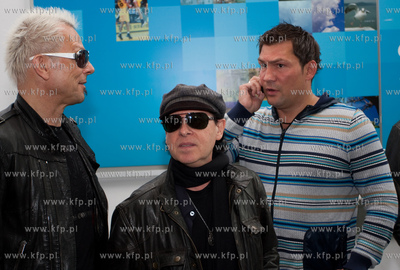 Gdansk, Rebiechowo. Dariusz Michalczewski wita na lotnisku...