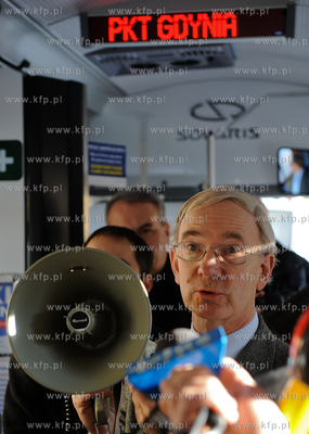 Gdynia. Przekazanie do uzytkowania nowych trolejbusow,...