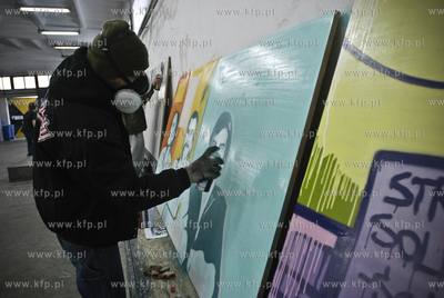 Mlodzi Solidarni, malowanie graffiti w Freedom Skatepark...