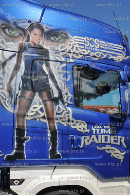 Promem linii FINNLINES przyplynely do gdynskiego portu...