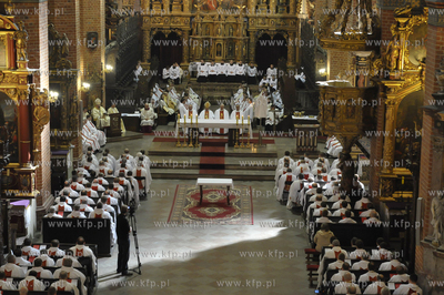 Msza Krzyzma w katedrze pelplinskiej sprawowana przez...