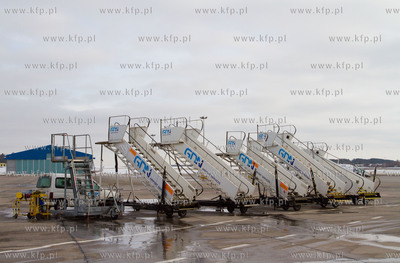 30 najaktywniejszych fanow lotniska na facebooku mialo...