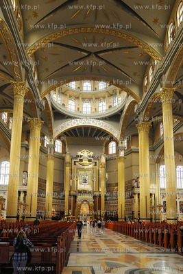 Sanktuarium Matki Bozej Bolesnej w Licheniu (woj. wielkopolskie)....