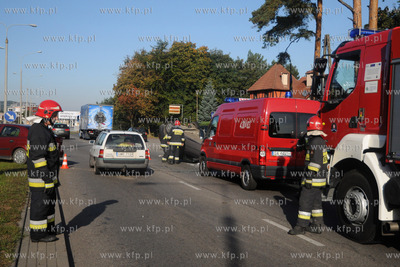 Trzy samochody zderzyly sie na Drodze Krajowej nr 6...