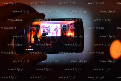 Kazdy kto mial kamere video - w tablecie, telefonie,...