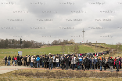Droga Krzyzowa na Gorze Jana Paw  a II w Pelplinie...
