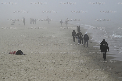 Sopot. Molo i plaza. Mgla. 14.04.2023 fot. Jerzy Bartkowski...