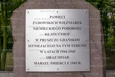 Obelisk ku czci zmarłych i zamordowanych więźniarek...